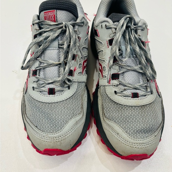 Saucony Gray and Red Trail Sneakers size 10 - Picture 6 of 9
